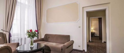 windsor spa suite.jpg